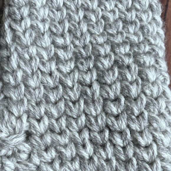 Handmade Grey Crochet Mittens - Picture 4 of 6